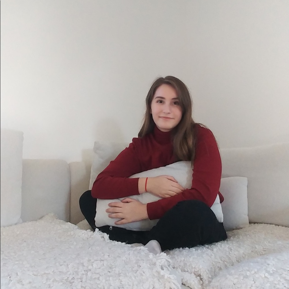 Meet your Posher, Caitlyn
